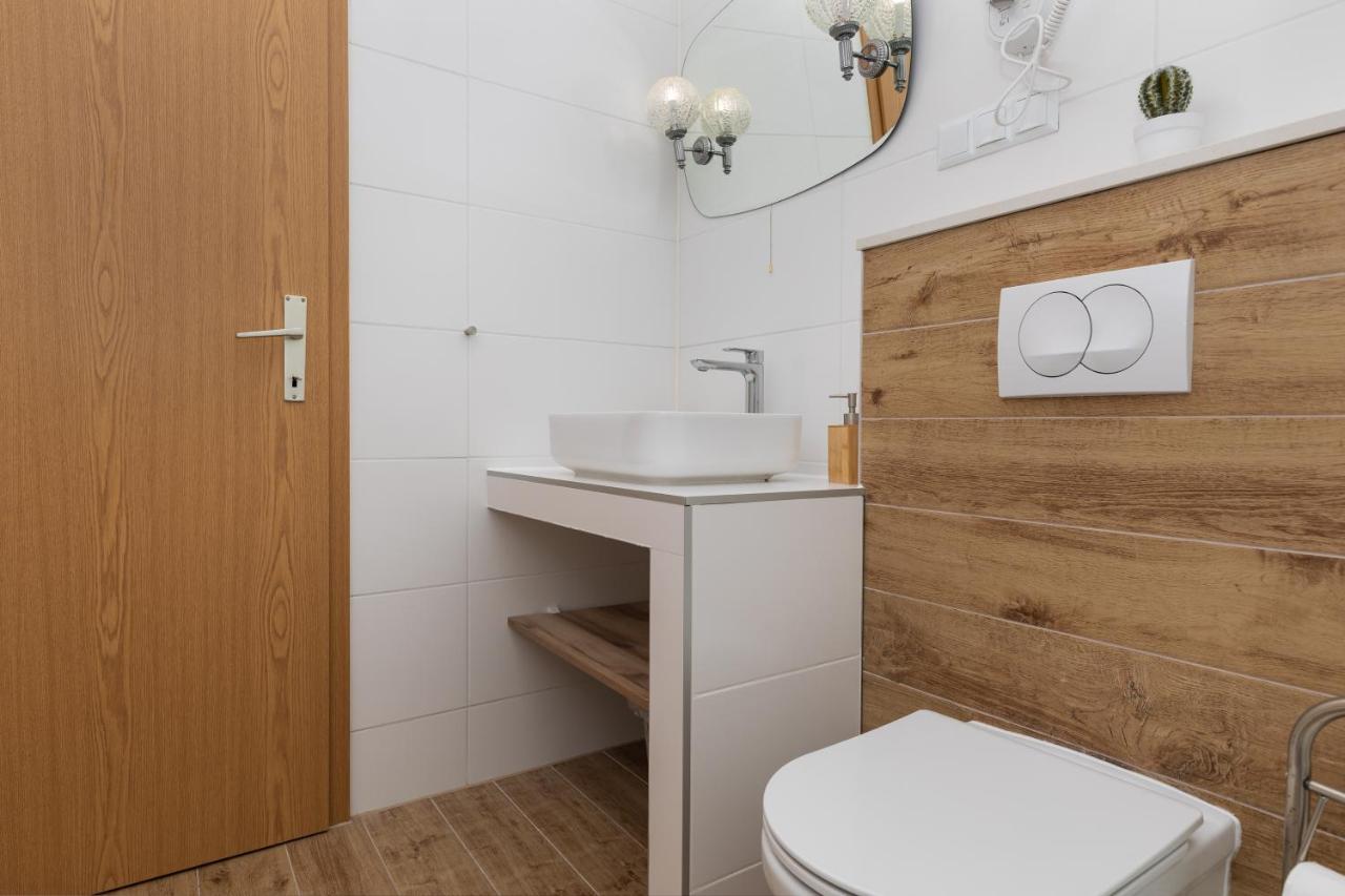 Apartment Duce 5973B Omiš Esterno foto